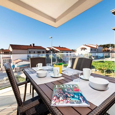 רוביני Sunny Day - Apartment With Parking מראה חיצוני תמונה