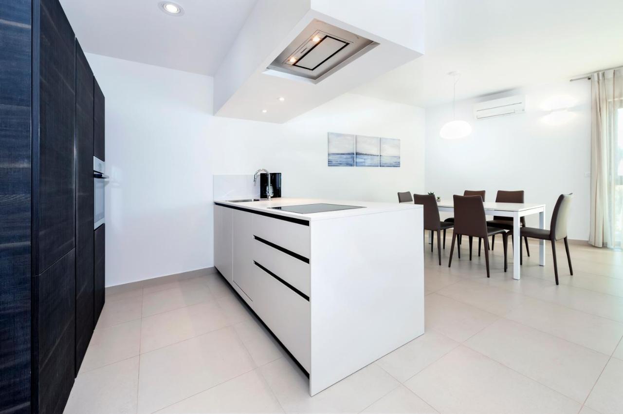 רוביני Sunny Day - Apartment With Parking מראה חיצוני תמונה
