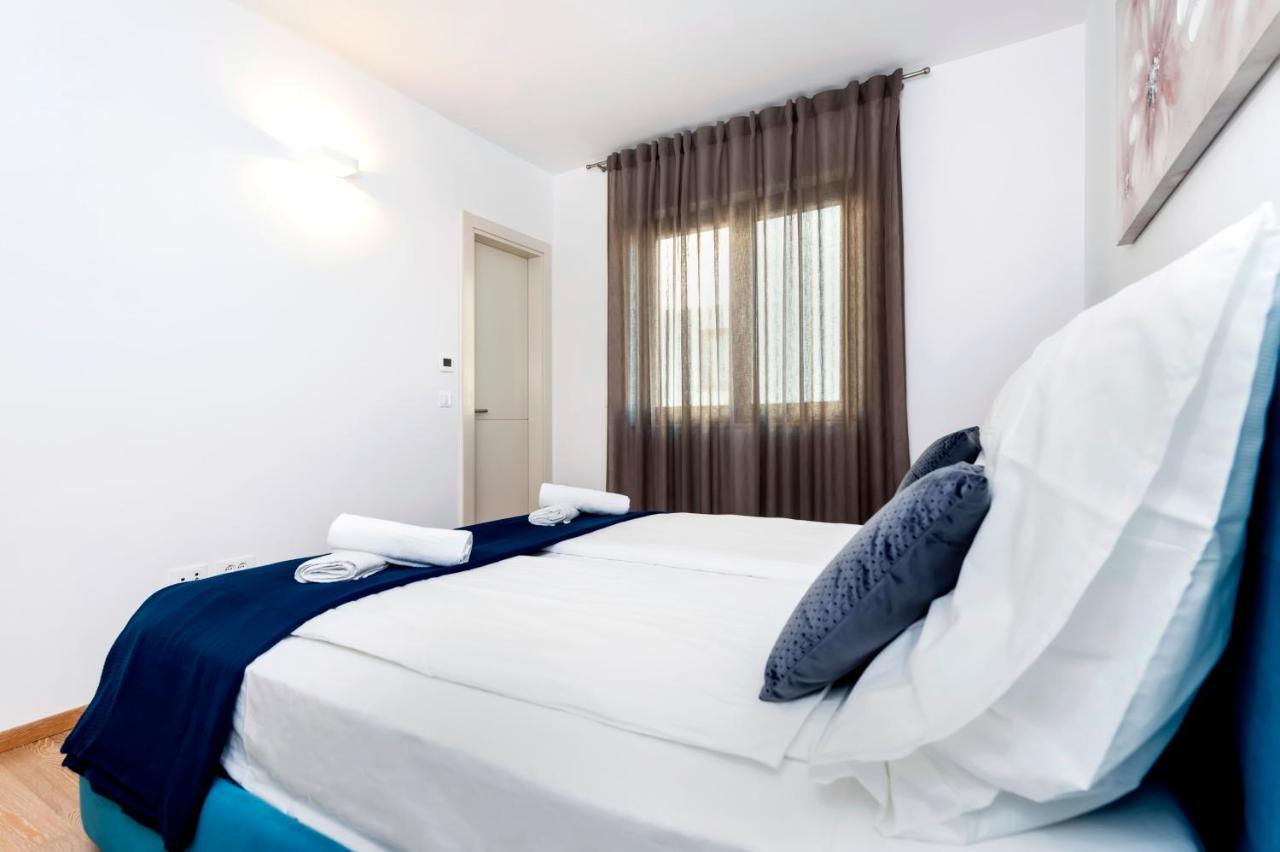 רוביני Sunny Day - Apartment With Parking מראה חיצוני תמונה