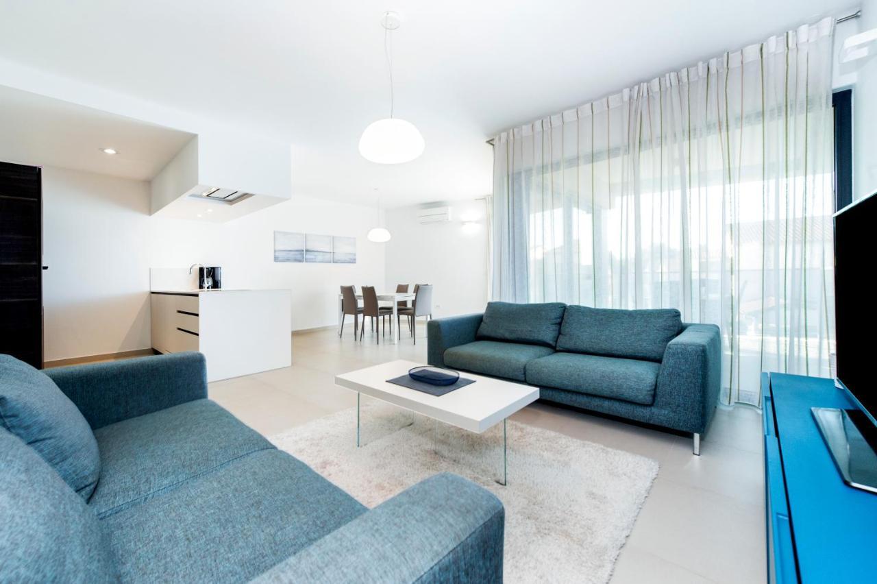 רוביני Sunny Day - Apartment With Parking מראה חיצוני תמונה