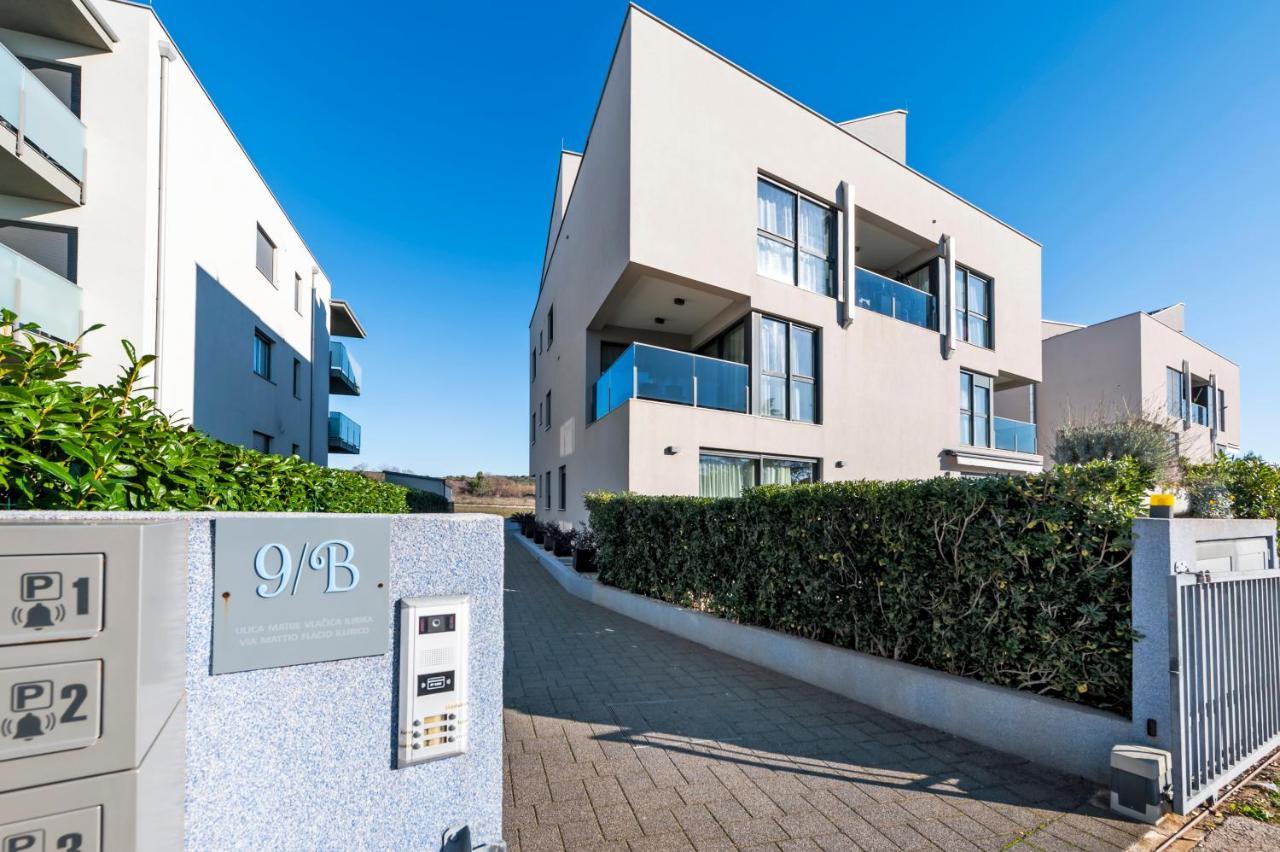 רוביני Sunny Day - Apartment With Parking מראה חיצוני תמונה